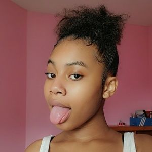 Meet your Posher, Lia